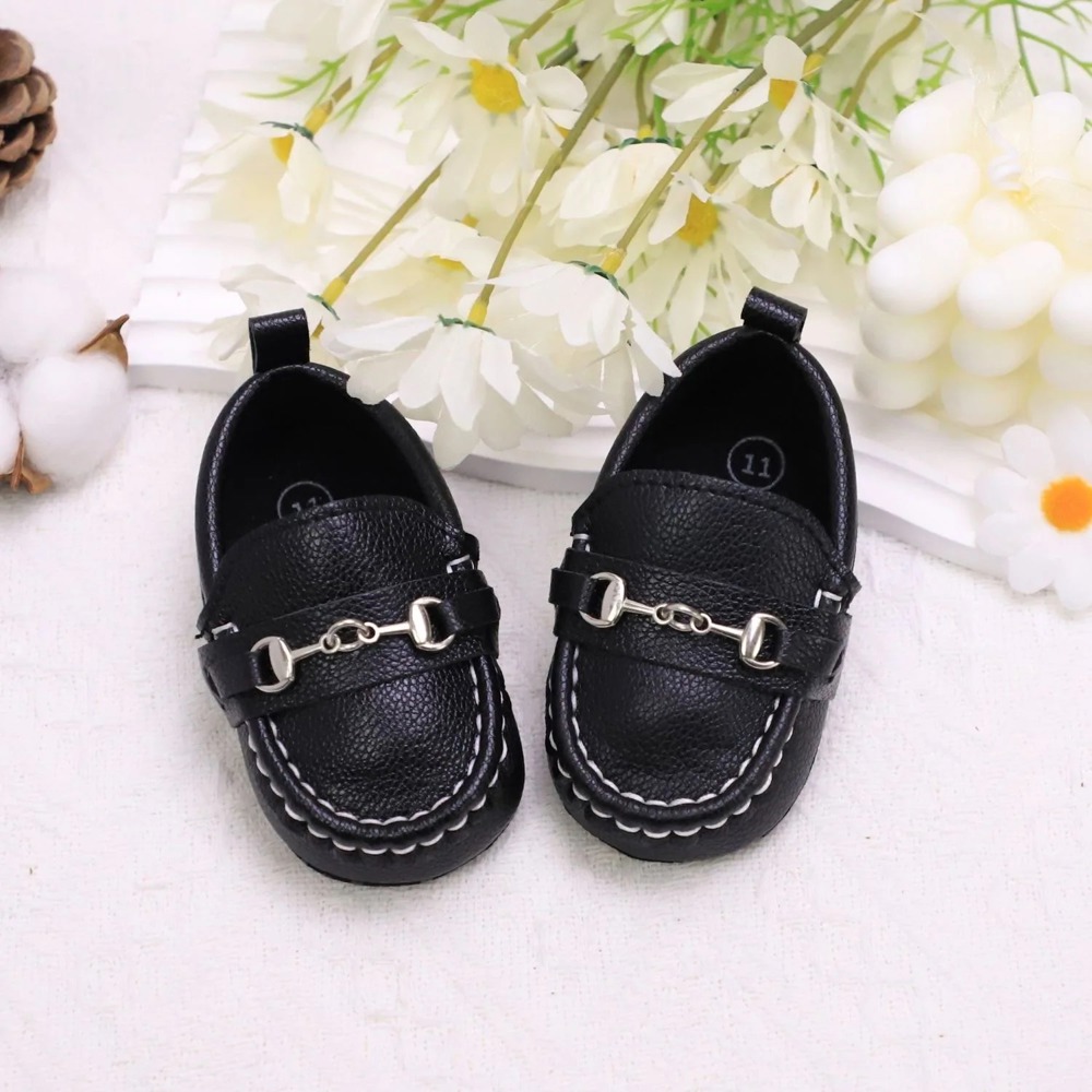 Chic & Cozy Baby Moccasins - Stylish First Steps