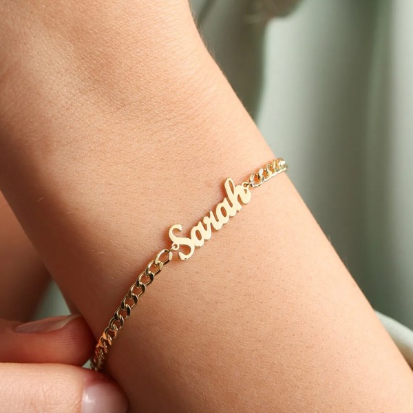 🌸 Personalized Curb Chain Name Bracelet - Chic & Stylish