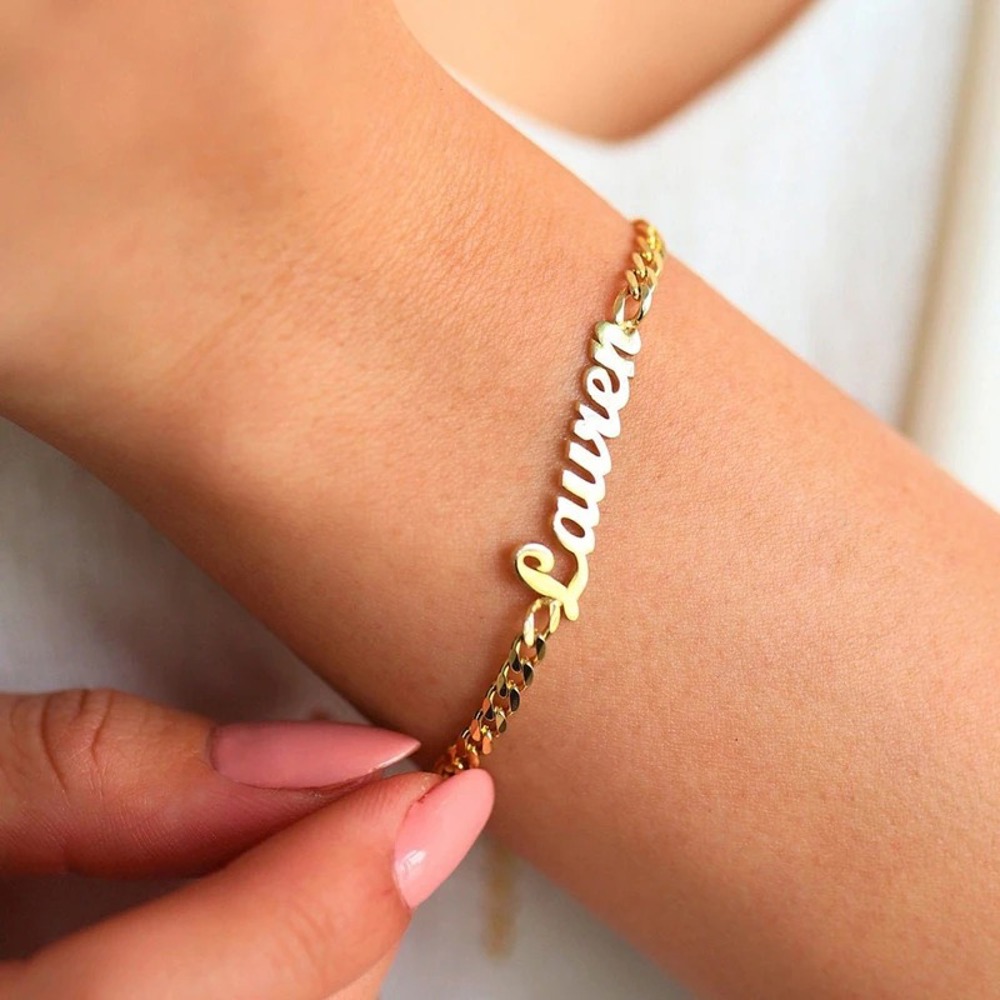 🌸 Personalized Curb Chain Name Bracelet - Chic & Stylish