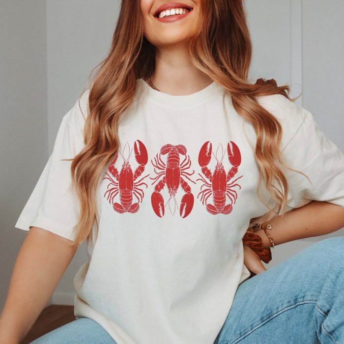 3 Lobsters Comfort Color Tee