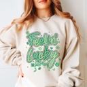  Feelin' Lucky With Bow Graphic Sweatshirt