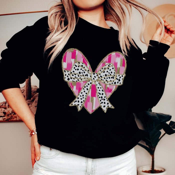 Gold Lined Heart With Leopard Bow Graphic Sweatshirt