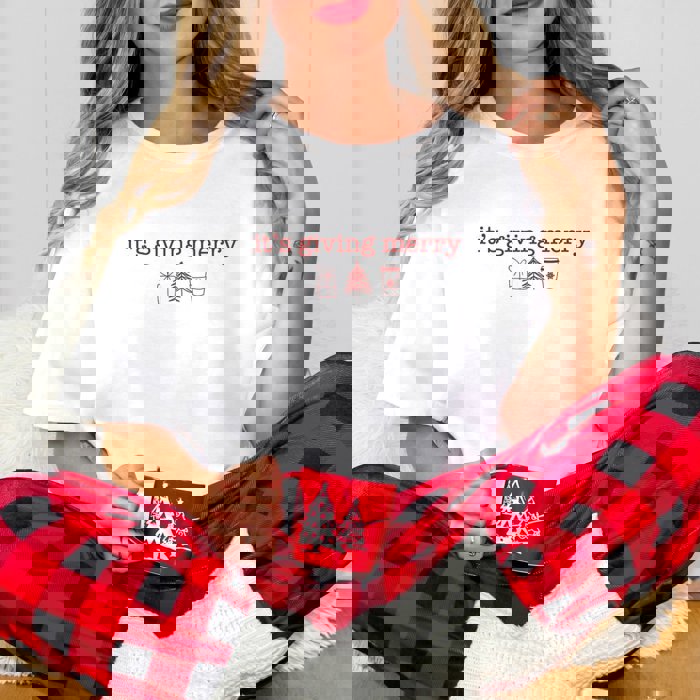 It's Giving Merry Comfort Color Graphic Tee