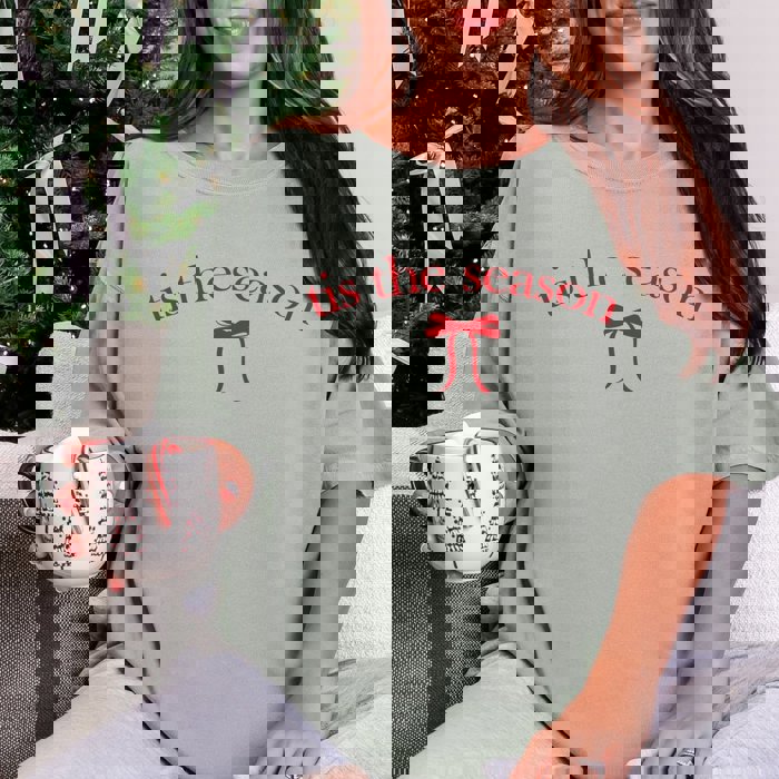 Tis The Season Red Bow Comfort Color Graphic Tee