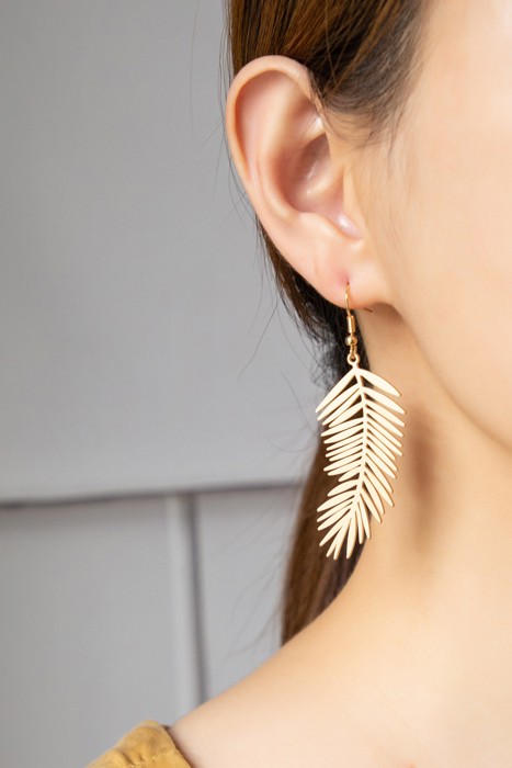 Very Carrot Graceful Leaf Drop Earrings