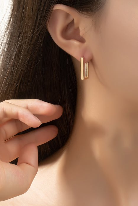 Very Carrot Brass rectangle huggie hoop earrings