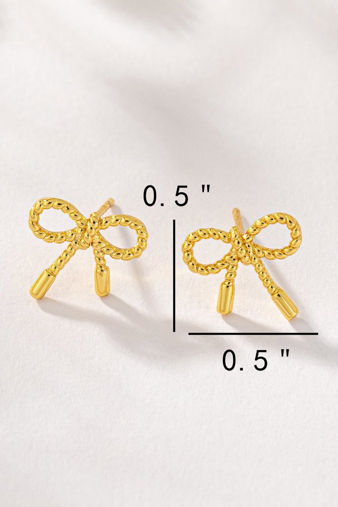 Very Carrot Small textured brass bow stud earrings