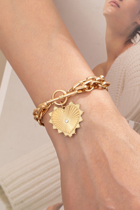 Very Carrot Heartbound Statement Chain Bracelet