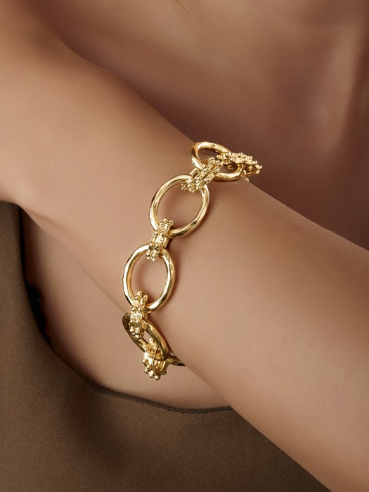 Very Carrot Bold Link Toggle Bracelet