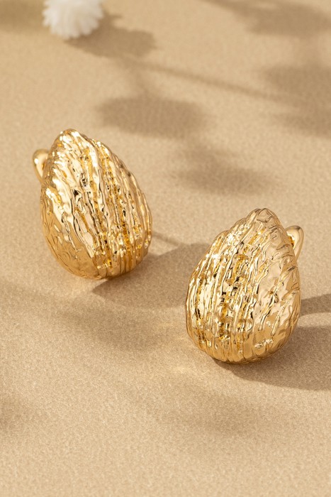 Very Carrot Textured Teardrop Studs Earrings