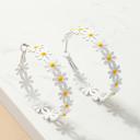  Very Carrot Daisy Delight Hoop Earrings