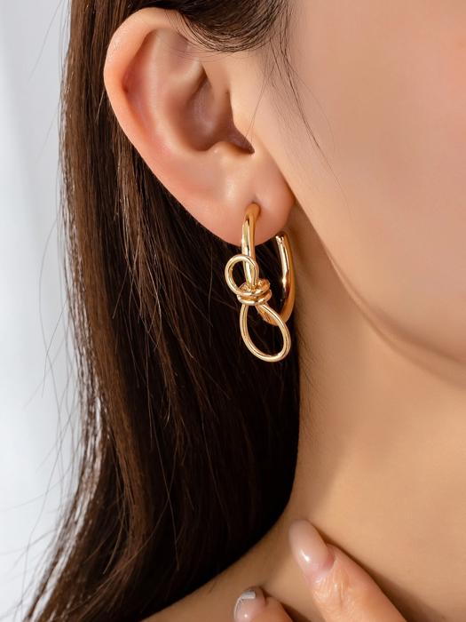 Very Carrot Brass Bow Hoop Earrings