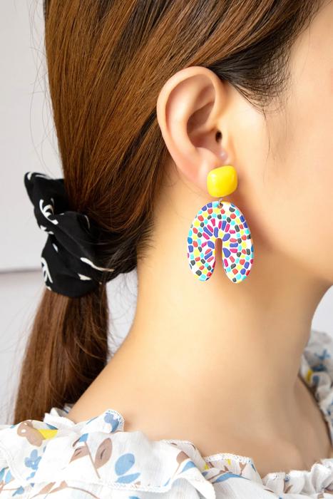 Very Carrot Arch shape acrylic mosaid drop earrings