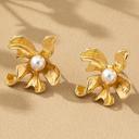  Very Carrot Petal & Pearl Blossom Stud Earrings