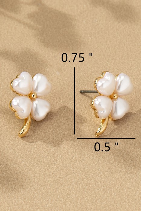 Very Carrot Pearlescent Clover Heart Studs