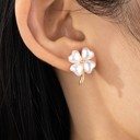  Very Carrot Pearlescent Clover Heart Studs