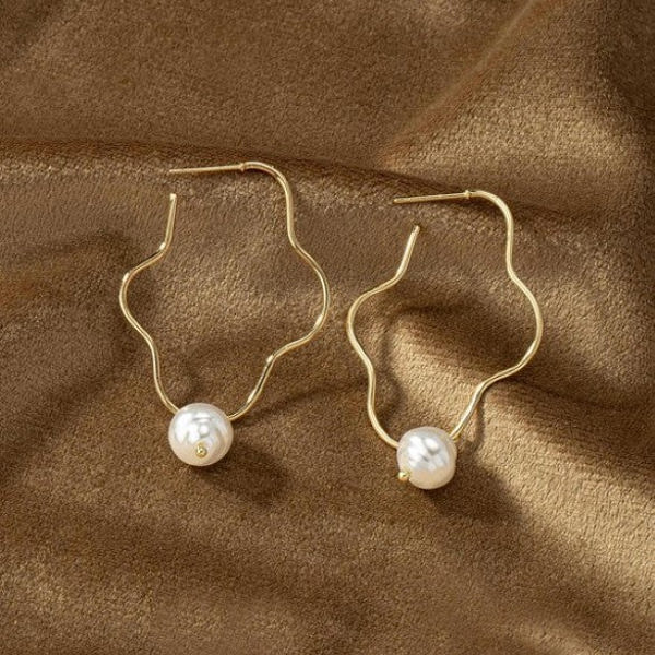 Very Carrot Organic Shape Hoop Earrings w/Pearl Drop