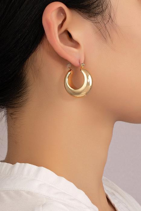 Very Carrot Light Weight Hollow Puffy C Hoop Earrings