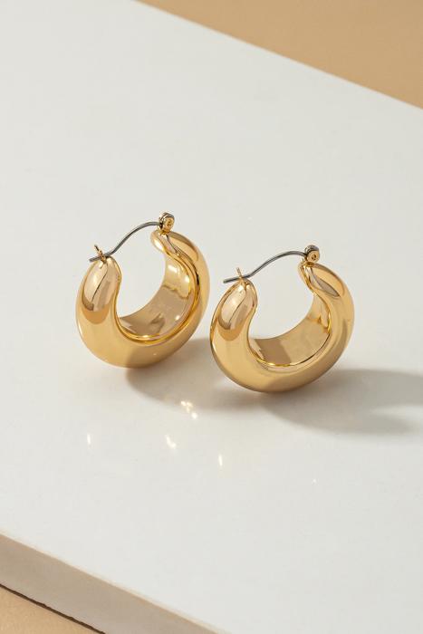 Very Carrot Light Weight Hollow Puffy C Hoop Earrings