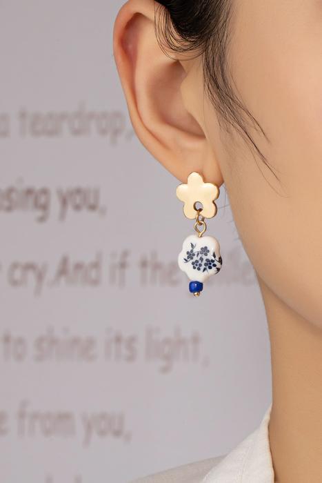 Very Carrot Ceramic Flower Drop Earrings