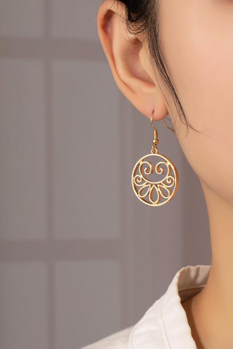 Very Carrot Openwork dangling circle drop earrings