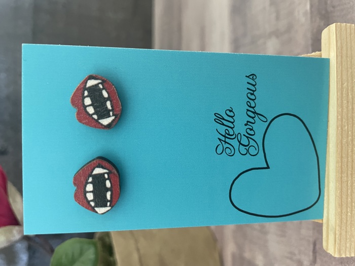 Vampire Lip Stud Earring 