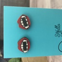  Vampire Lip Stud Earring 