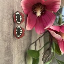  Vampire Lip Stud Earring 