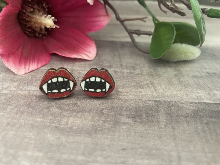Vampire Lip Stud Earring 