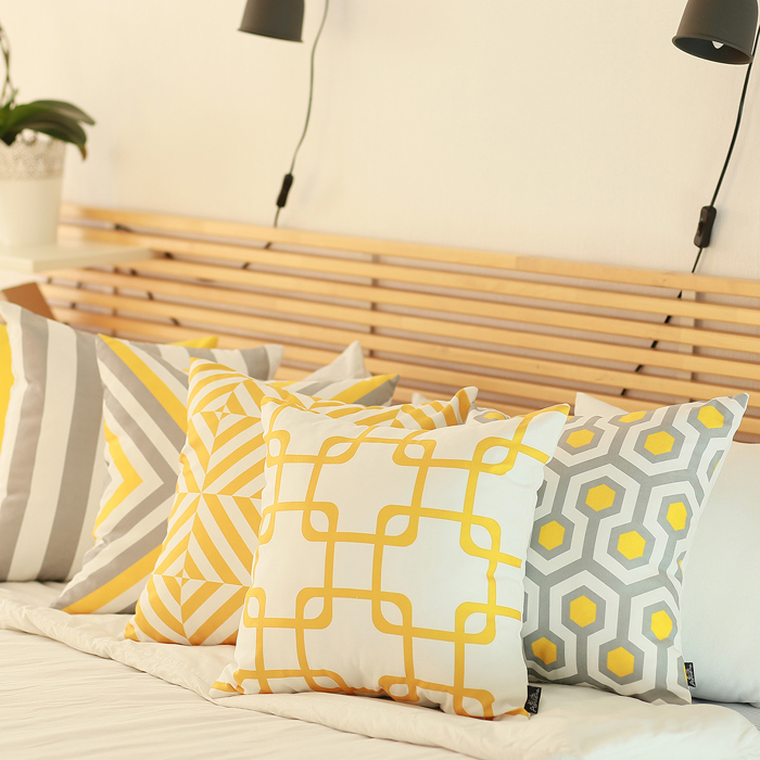 Decorative Geometric Flashback Throw Pillow Cover 18" x 18"