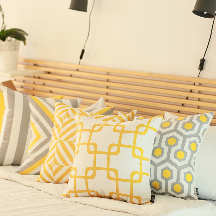 Decorative Geometric Flashback Throw Pillow Cover 18" x 18"