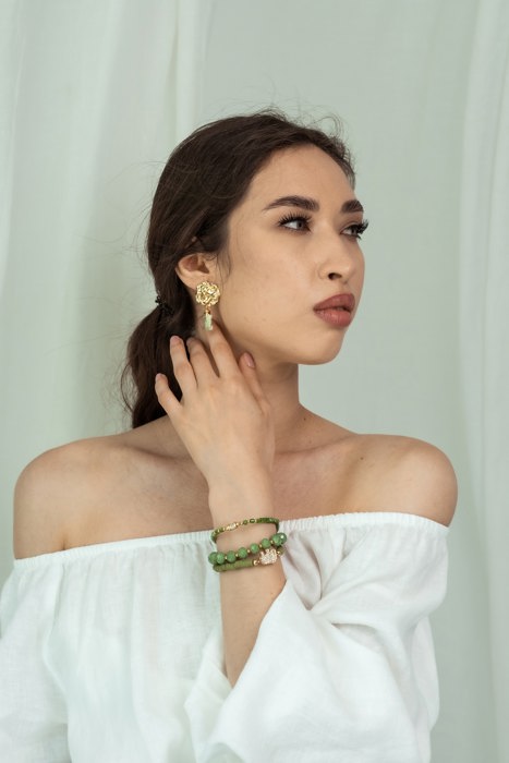 Women Gold-Plated Boho Bracelet Set 3Pcs, Green & Gold-tone Beads, Round Flat Beads & Elephant Pendant, Mother of Pearl & Round Pendant, Bohemian Style Trendy & Adjustable Elegant Fashion Jewelry