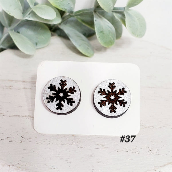 Christmas Wood Studs | Style 37