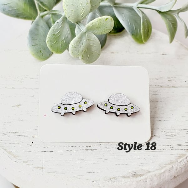 Witch Wood Studs | Style 18