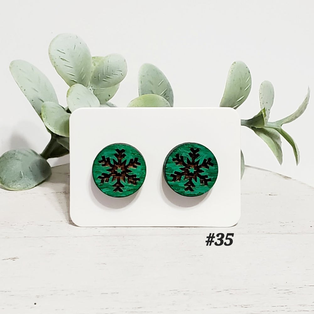 Christmas Wood Studs | Style 35