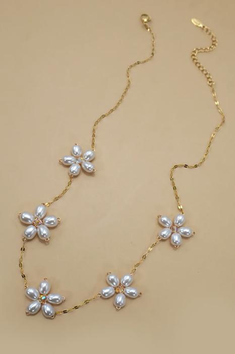 18K Pearl Flowers for Mom Necklace