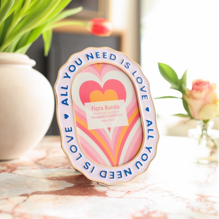 Oval "All You Need Is Love" Alloy Picture Frame – 4x6