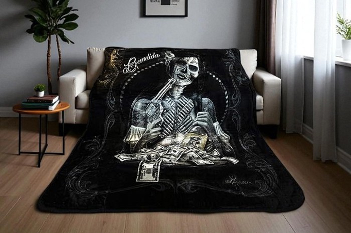 Bandida Queen Throw- DGA Art Series Blanket