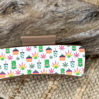 Happy Herb Leaves Hair Claw – Hand-Painted OBX Hair Accessory, Gummies & Kitschy Plant Vibes