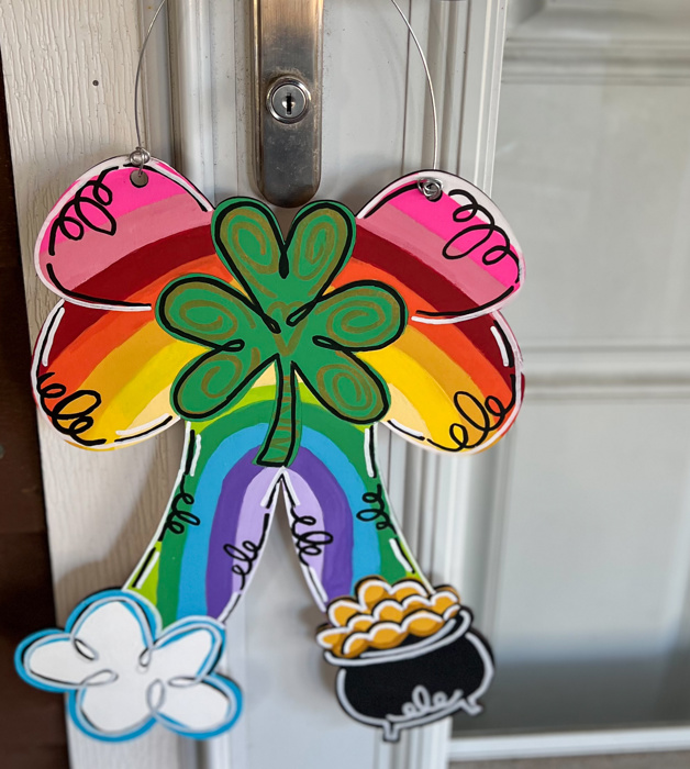 Hand-Painted St. Patrick’s Day Door Hanger – Rainbow, Shamrock & Pot of Gold 🌈🍀✨ Spring New Arrivals