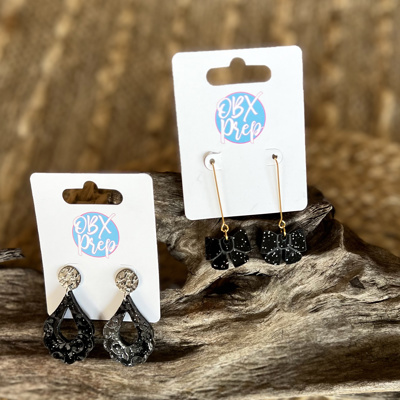 Handmade Outer Space Acrylic Earrings – Black Glitter Elegance ✨🌌