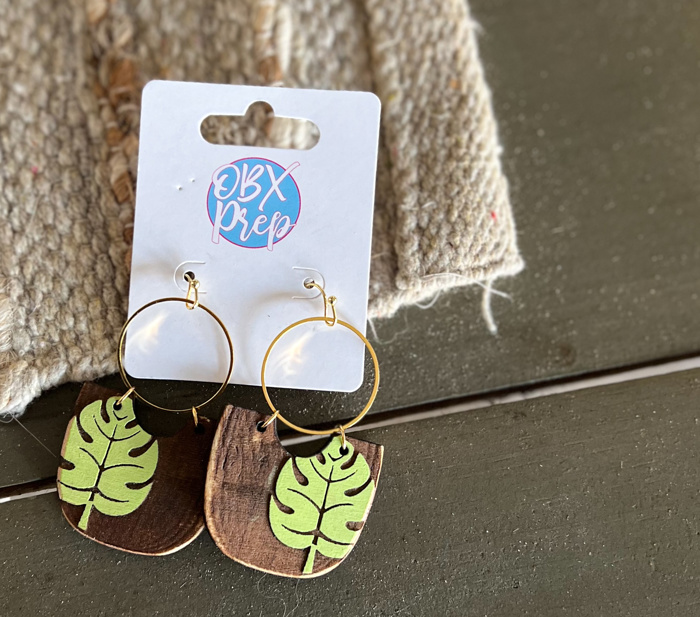 Handmade Hand-Painted Monstera Leaf Wood Earrings – Tropical & Chic! 🌿✨