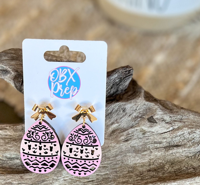 🐣🌸 Hand-Painted Wooden Easter Egg Earrings – Cut-Out Design with Gold Bow Stud Topper 🌸🐣