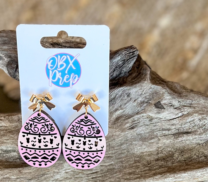 🐣🌸 Hand-Painted Wooden Easter Egg Earrings – Cut-Out Design with Gold Bow Stud Topper 🌸🐣