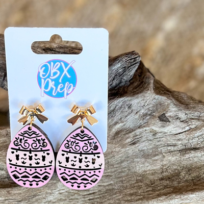 🐣🌸 Hand-Painted Wooden Easter Egg Earrings – Cut-Out Design with Gold Bow Stud Topper 🌸🐣