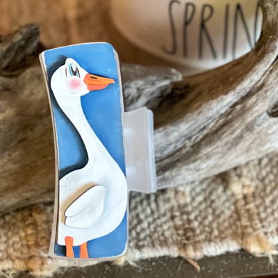 Porch Goose Hair Claw – Hand-Painted & Layered Wood Design