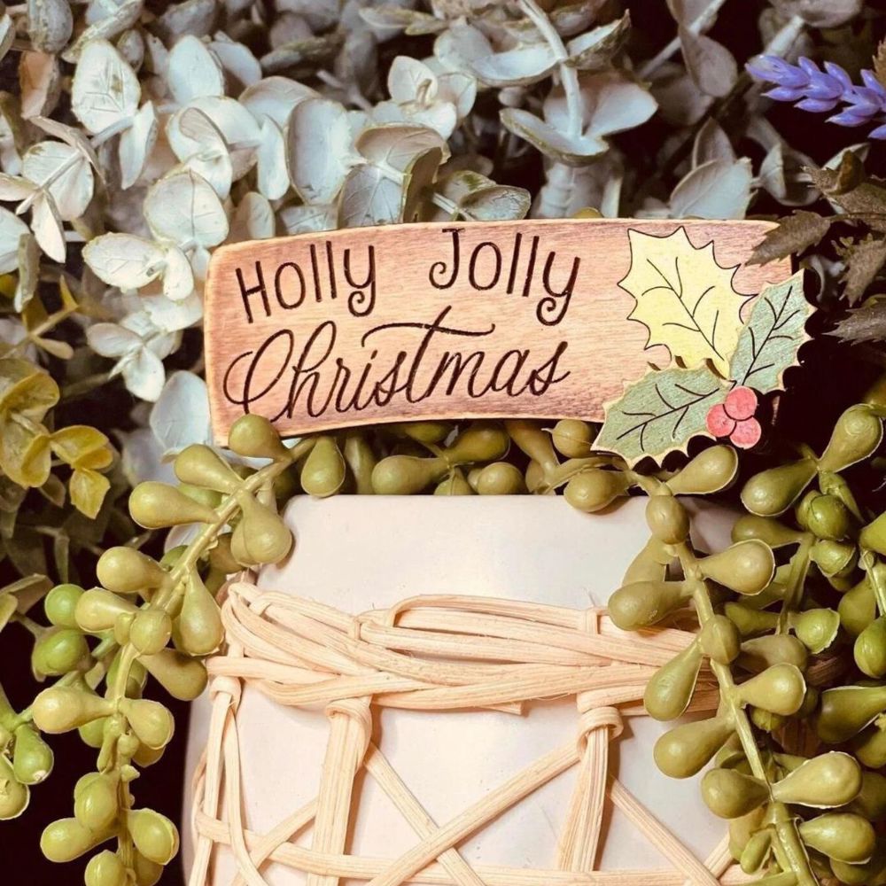 Holly Jolly Christmas Hair Claw Clip – Hand-Painted Wooden Design (4 Inches)