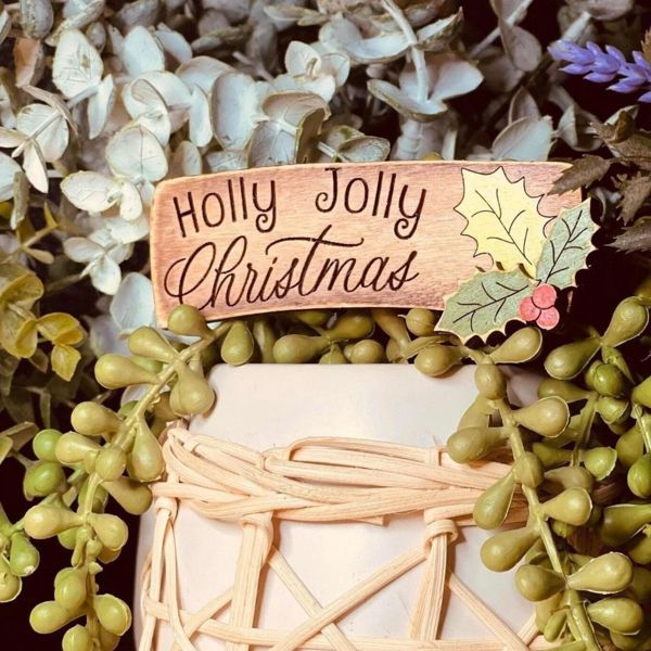 Holly Jolly Christmas Hair Claw Clip – Hand-Painted Wooden Design (4 Inches)