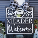 Square Custom Last Name Sign – Interchangeable Icons – Personalized Family Name Wall Décor – Seasonal Holiday Wood Sign