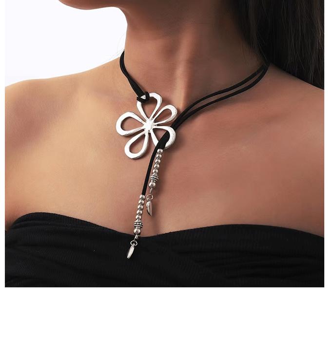 Hollow Flower Choker Necklace